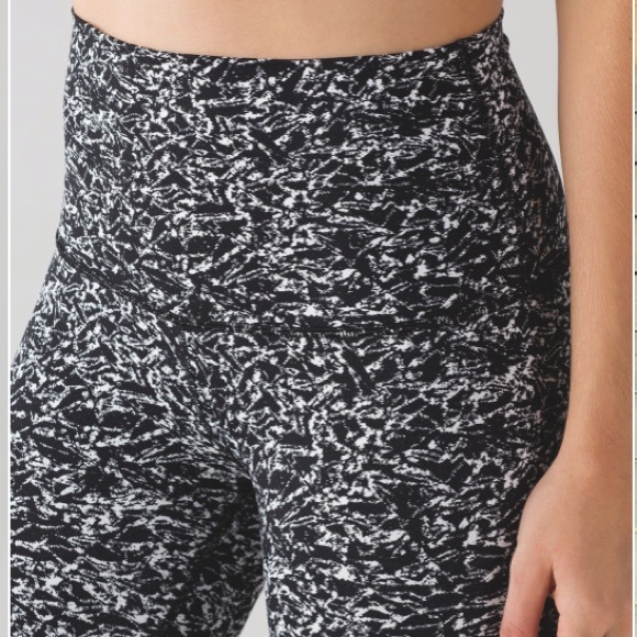 Lululemon Hi-Rise Wunder Under Pant - Picture 5 of 8